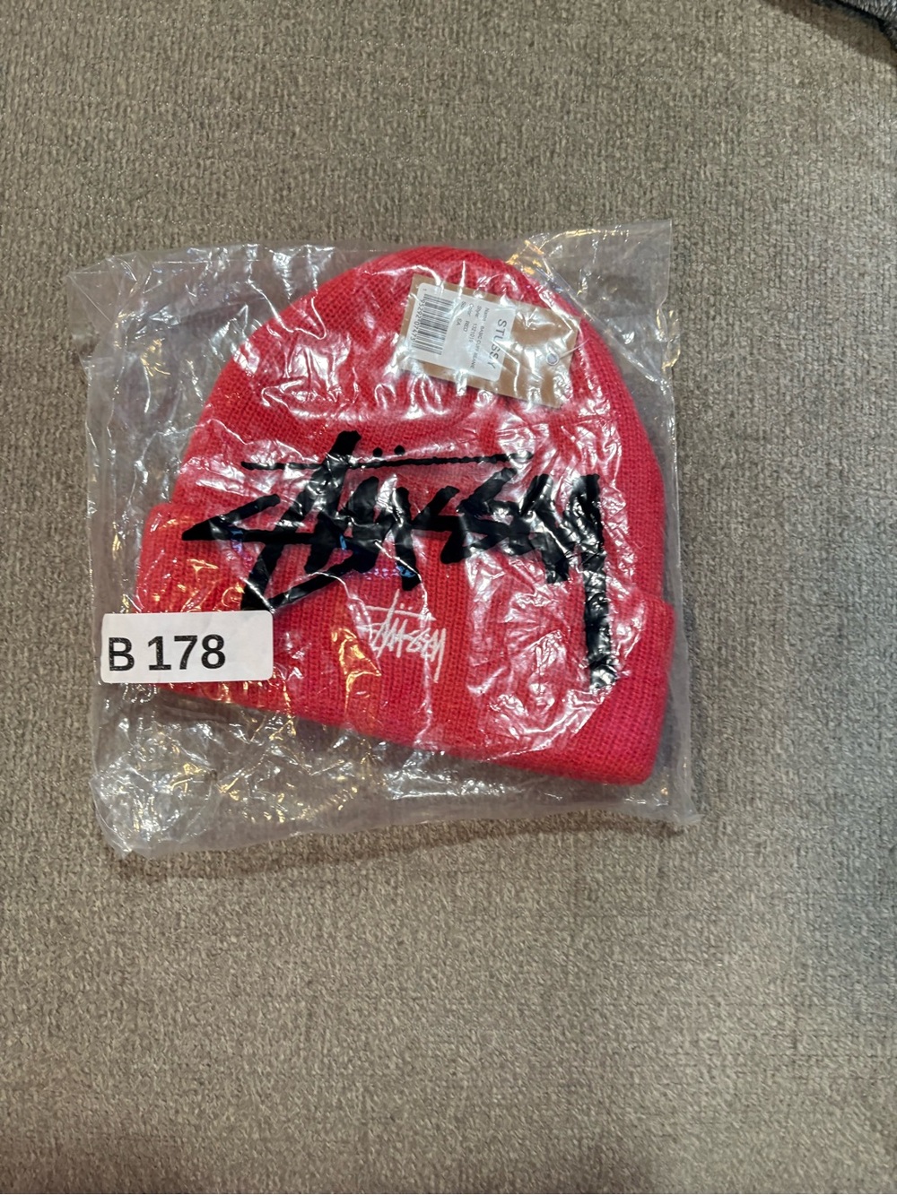 Stüssy Red Beanie with Black Logo CT-1/B 178